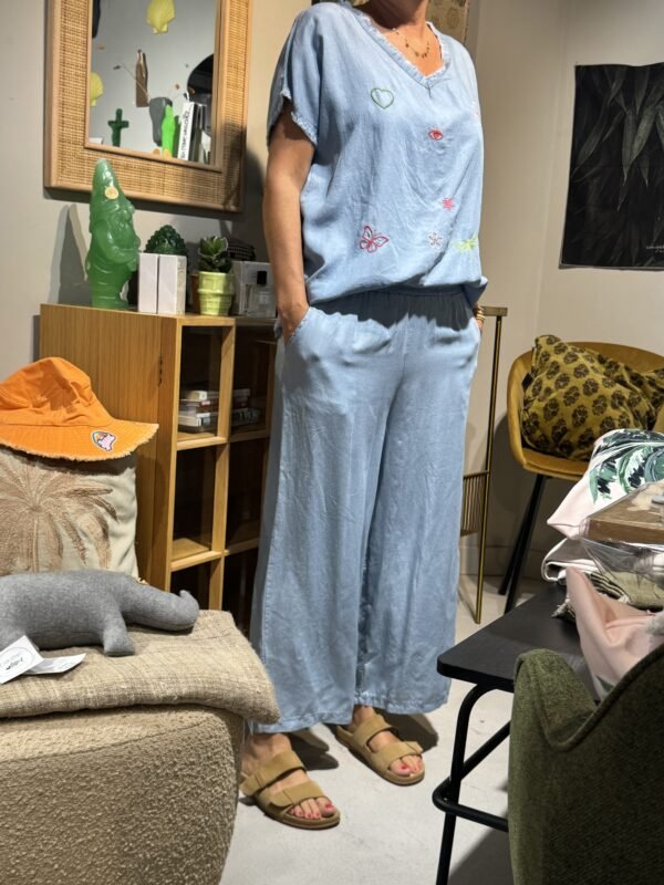 Tunique jean brodée/ Pantalon jean unis – Image 4