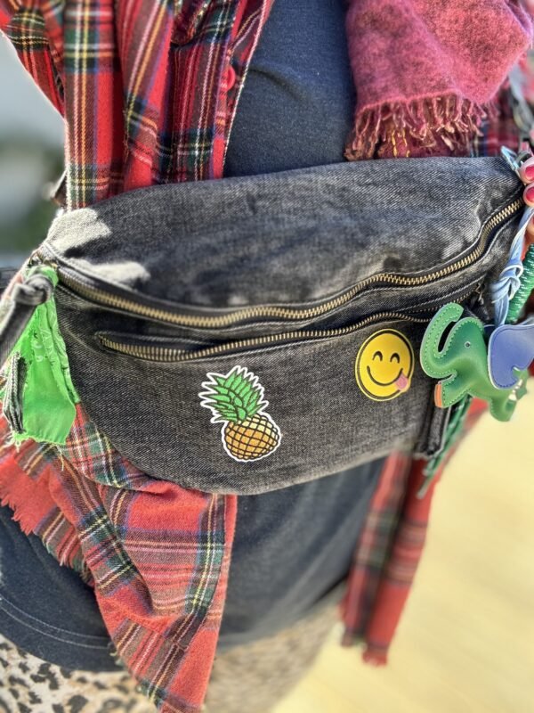 Banane jean custom Jeanne et Charlotte – Image 4